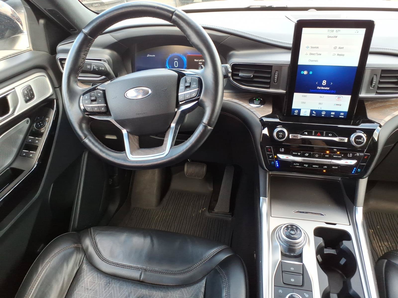 Used 2021 Ford Explorer Platinum w/ Equipment Group 601A AWD/4WD image 17