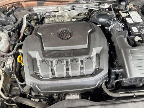 Used 2021 Volkswagen Tiguan SE FWD image 40