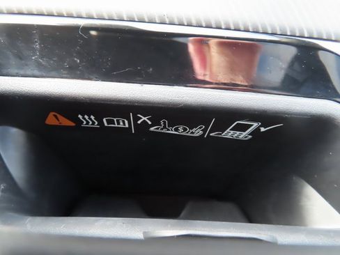 Used 2024 Cadillac Lyriq Luxury image 36