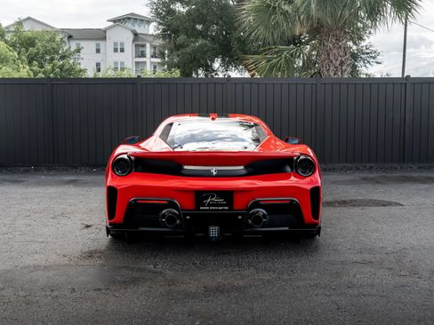 Used 2019 Ferrari 488 Pista Coupe RWD image 5