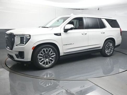 Used 2023 GMC Yukon Denali Ultimate AWD/4WD image 4