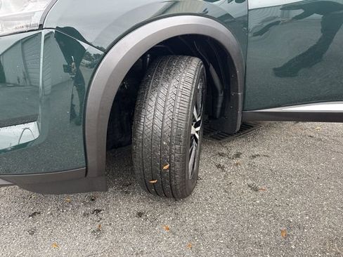 Used 2024 Nissan Pathfinder Platinum image 34