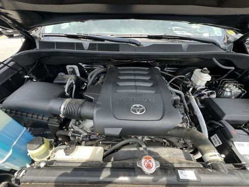 Used 2018 Toyota Tundra SR5 w/ TRD Off Road Package AWD/4WD image 26