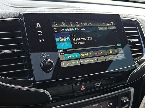 Used 2019 Honda Pilot Touring image 18