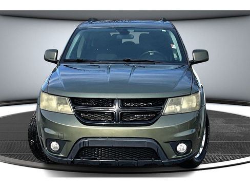 Used 2018 Dodge Journey SXT w/ Safe & Sound Group image 4