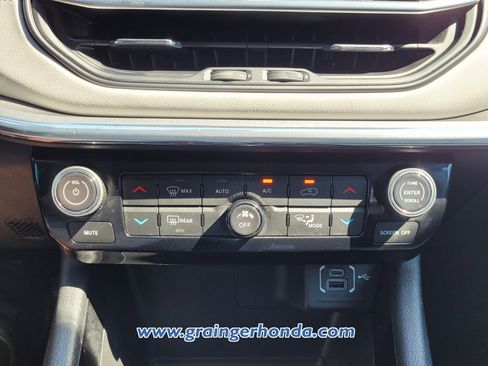 Used 2022 Jeep Compass Limited image 17