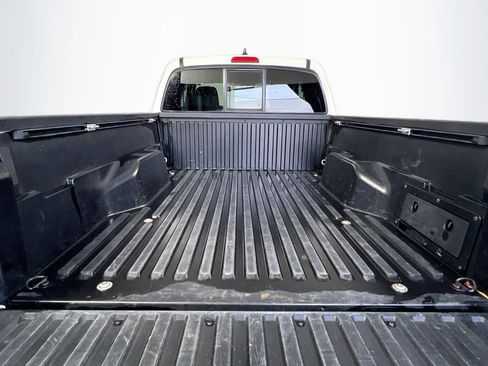 Used 2022 Toyota Tacoma SR w/ SX Package image 32