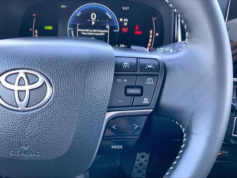 Certified 2025 Toyota Camry SE image 21