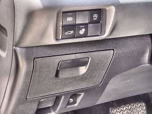 Used 2023 Toyota Highlander Limited FWD image 29
