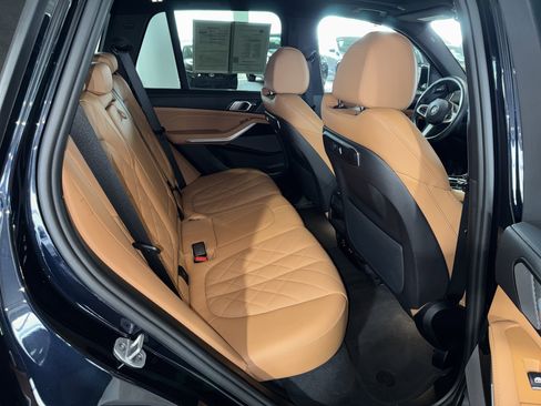 Certified 2025 BMW X5 xDrive40i w/ M Sport Package image 12