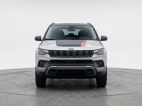 Used 2025 Jeep Compass Trailhawk AWD/4WD image 2