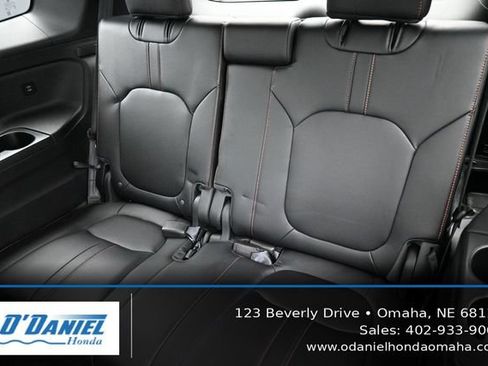 Used 2025 Honda Pilot TrailSport image 37