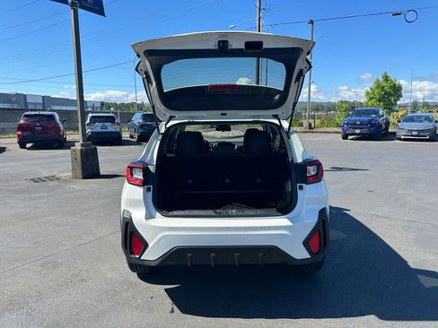 Used 2024 Subaru Crosstrek 2.0i Premium AWD/4WD image 11