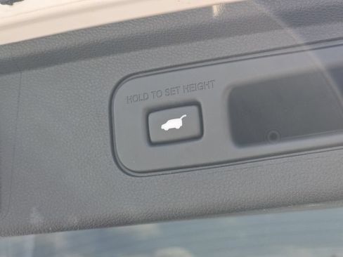 Used 2025 Honda Odyssey Touring image 25