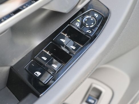 Certified 2026 BMW 550e xDrive w/ Premium Package AWD/4WD image 27