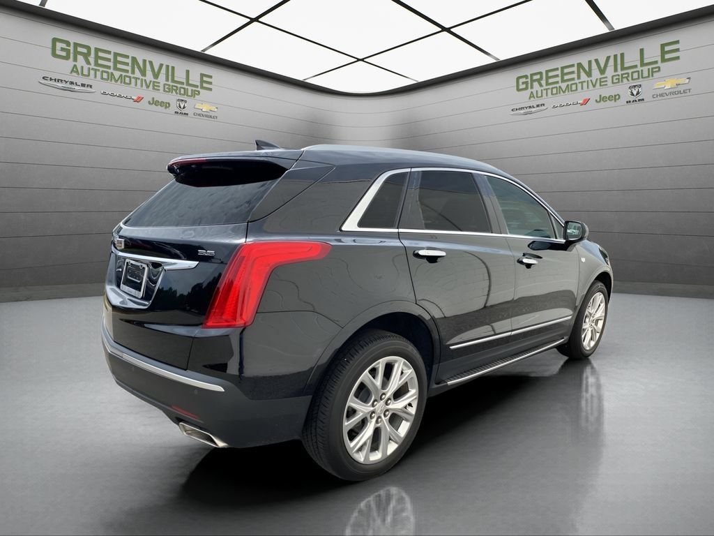 Used 2018 Cadillac XT5 Luxury w/ LPO, Sport Package FWD image 5