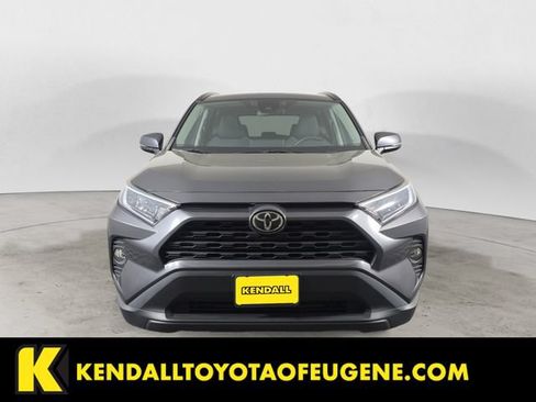 Used 2019 Toyota RAV4 XLE w/ Carpet Mat Package FWD image 2