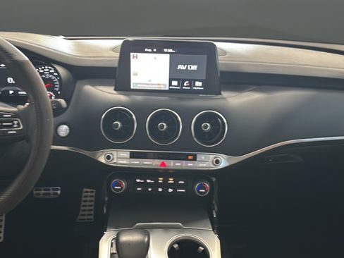 Used 2018 Kia Stinger GT2 AWD/4WD image 13