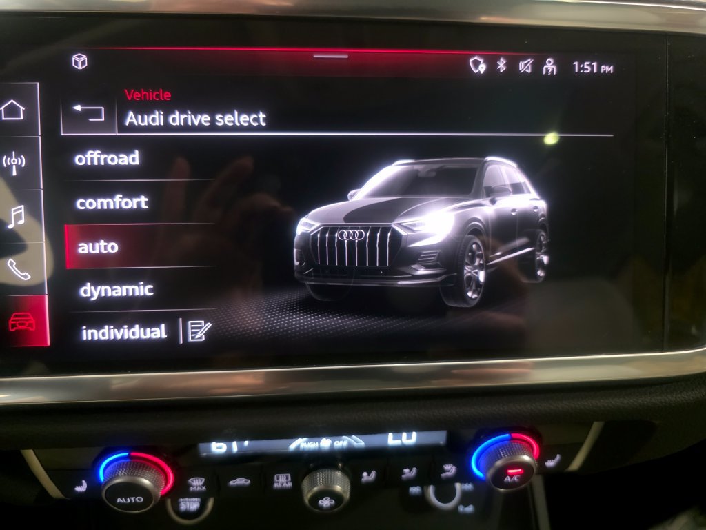 Certified 2025 Audi Q3 2.0T Premium w/ Convenience Package AWD/4WD image 32