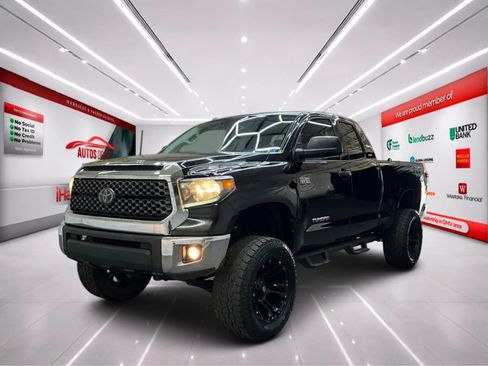 Used 2018 Toyota Tundra SR5 w/ SR5 Upgrade Package AWD/4WD image 3