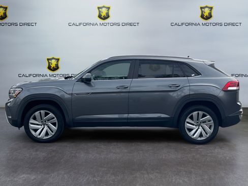 Used 2021 Volkswagen Atlas Cross Sport SE w/ Panoramic Sunroof Package image 2