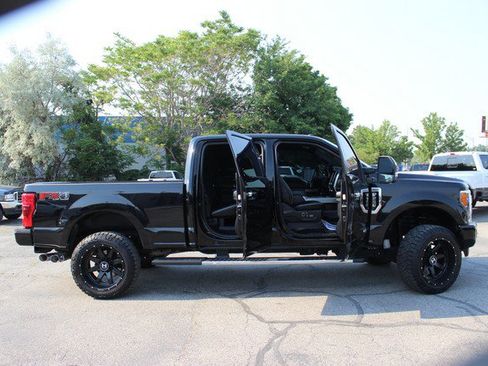 Used 2018 Ford F250 Platinum w/ FX4 Off-Road Package AWD/4WD image 19