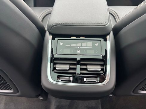 New 2026 Volvo XC60 B5 Ultra w/ Climate Package image 22