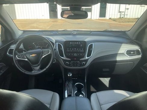 Used 2018 Chevrolet Equinox Premier image 3
