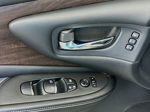 Used 2019 Nissan Murano Platinum image 18