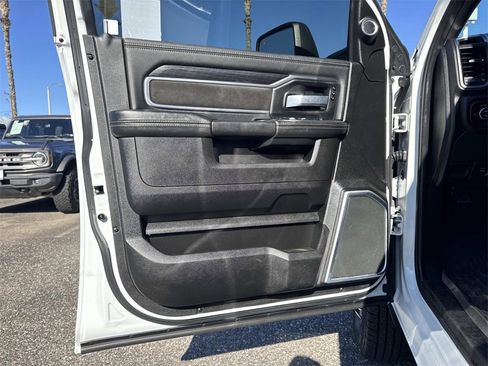 Used 2024 RAM 3500 Laramie w/ Night Edition image 17