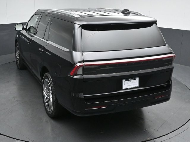 Certified 2025 Lincoln Navigator Reserve AWD/4WD image 51
