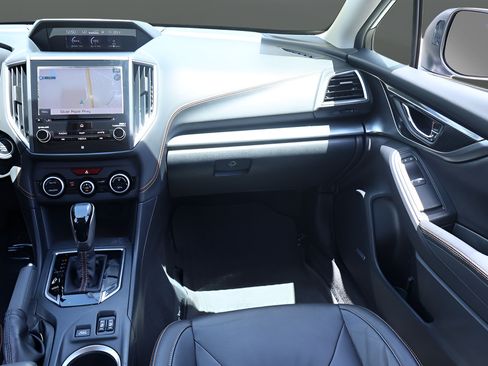 Used 2019 Subaru Crosstrek 2.0i Limited w/ Moonroof Package w/Navigation AWD/4WD image 16