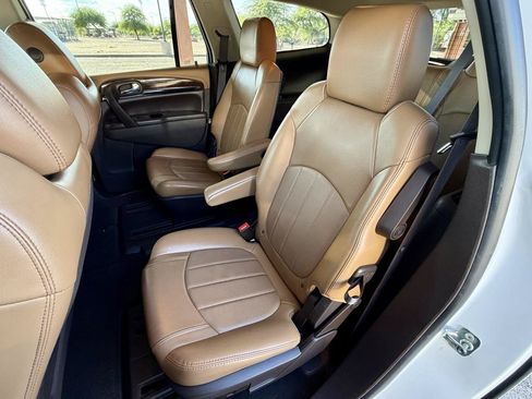Used 2016 Buick Enclave Leather w/ Trailering Package FWD image 10