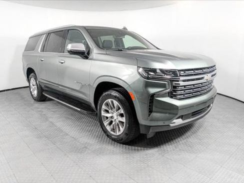Used 2023 Chevrolet Suburban Premier AWD/4WD image 11
