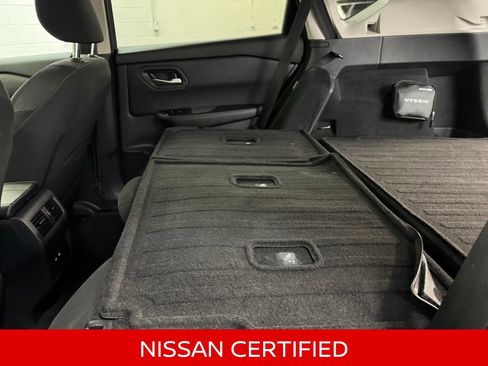 Certified 2025 Nissan Rogue SV image 36