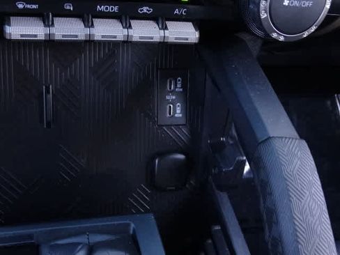 Used 2025 Toyota Tacoma SR5 image 32