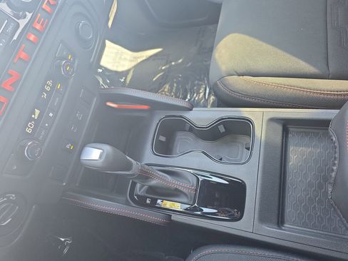Used 2025 Nissan Frontier PRO-4X AWD/4WD image 25