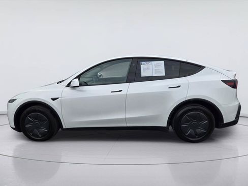 Used 2026 Tesla Model Y 2WD image 5