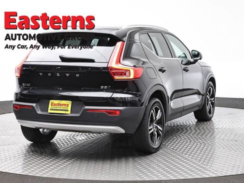 Used 2023 Volvo XC40 B5 Plus AWD/4WD image 5