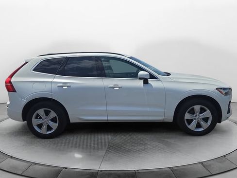 Used 2022 Volvo XC60 B5 Momentum AWD/4WD image 6