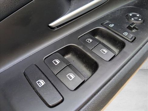 Used 2021 Hyundai Elantra SEL image 10