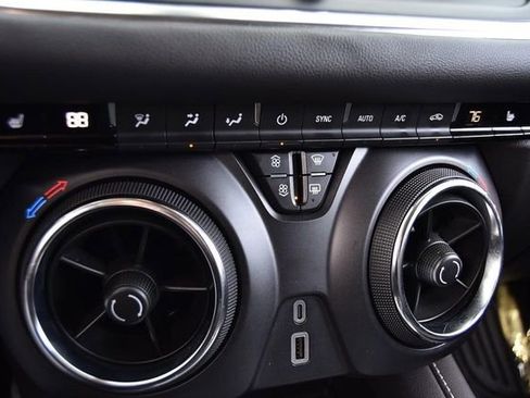 Used 2025 Chevrolet Blazer LT image 15