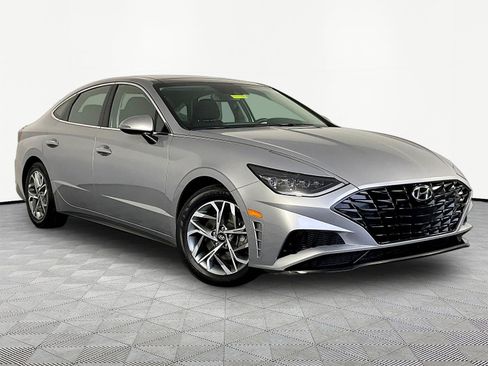 Used 2023 Hyundai Sonata SEL w/ Convenience Package FWD image 3