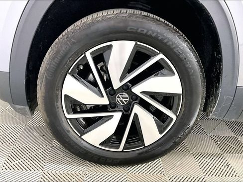 Used 2025 Volkswagen Atlas SE FWD image 7