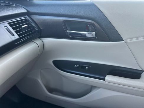 Used 2015 Honda Accord EX image 18