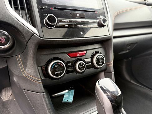 Used 2019 Subaru Crosstrek 2.0i Limited w/ Moonroof Package w/Navigation image 18