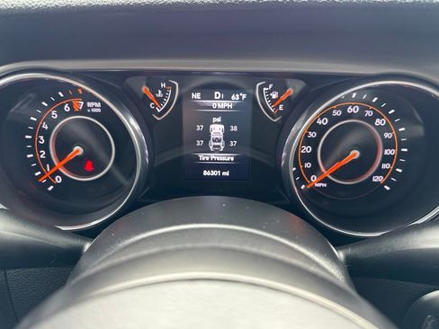 Used 2018 Jeep Wrangler Unlimited Sport AWD/4WD image 25