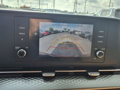 Certified 2024 Kia Carnival LX image 15