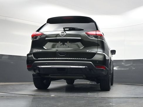 Used 2019 Nissan Rogue SV w/ Premium Package AWD/4WD image 40
