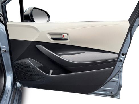 Used 2022 Toyota Corolla LE w/ Carpet Mat Package (TMS) FWD image 18